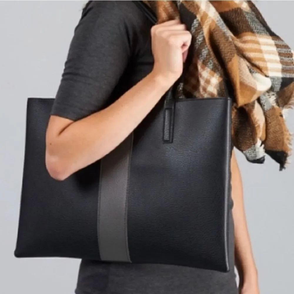 VINCE CAMUTO Black Gray Leather
Tote